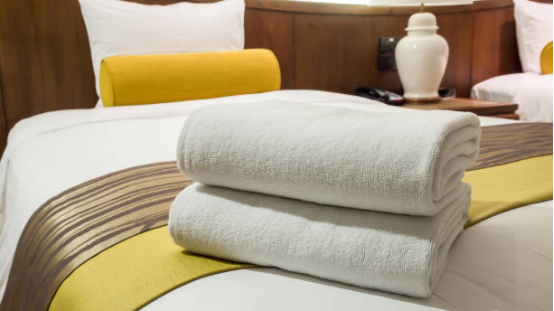 The thick blanket actually precisely matches the hotel's service logic